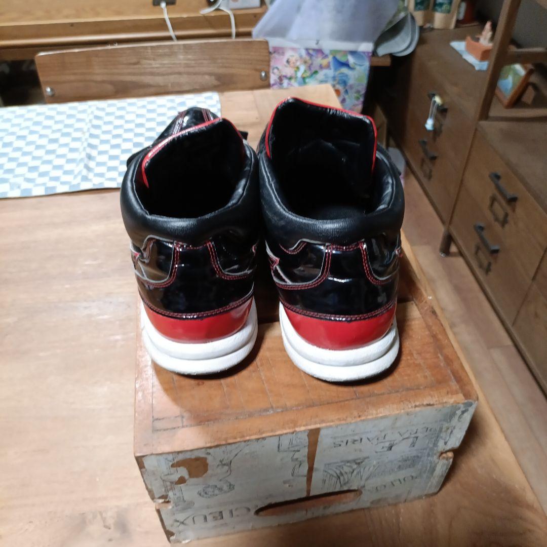 28cmミズノプロ 野球アップシューズ 黒/赤　トレーニングシューズ