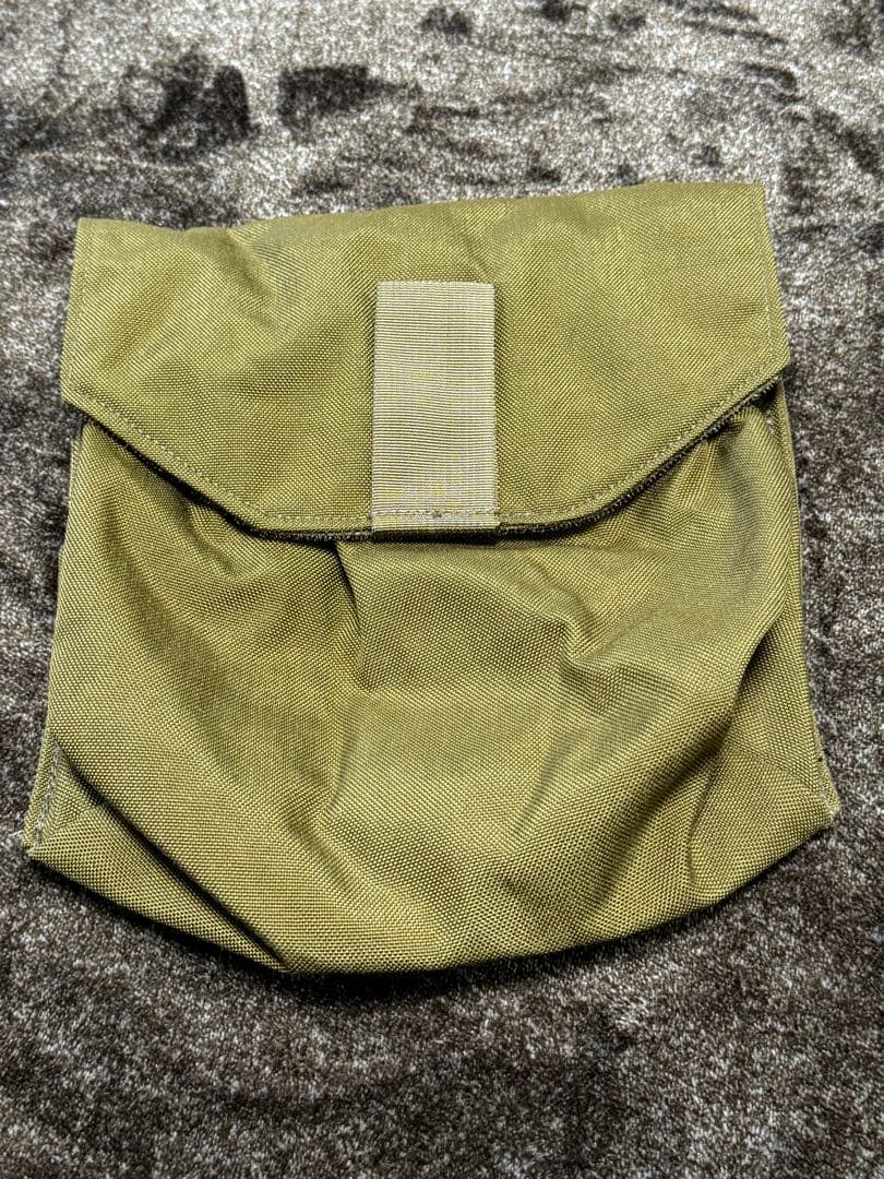 米海兵隊　実物　ガスマスクポーチ　コヨーテ