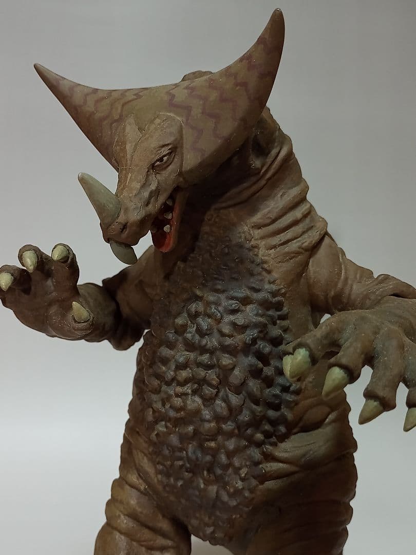 ビリケン商会　ゴモラ　ソフビキット塗装済完成品