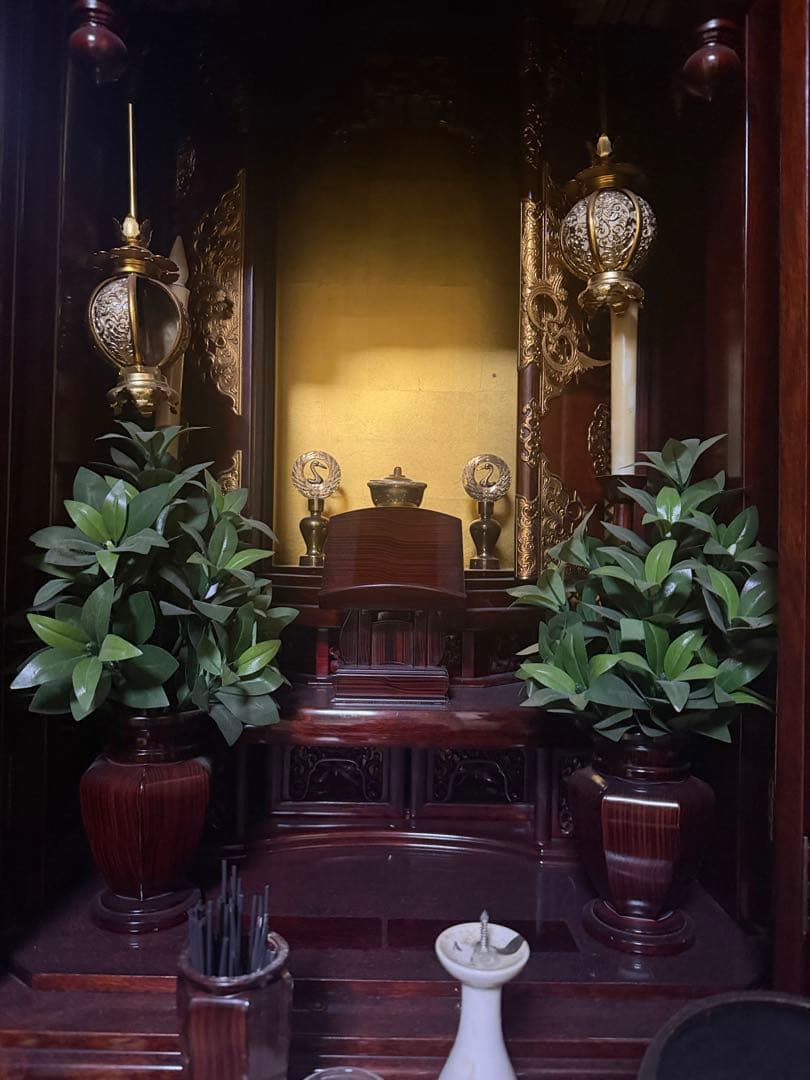 90万円前後？総無垢シタン？巨大家具調仏壇 最高級 中古品最終赤字大処分　創価