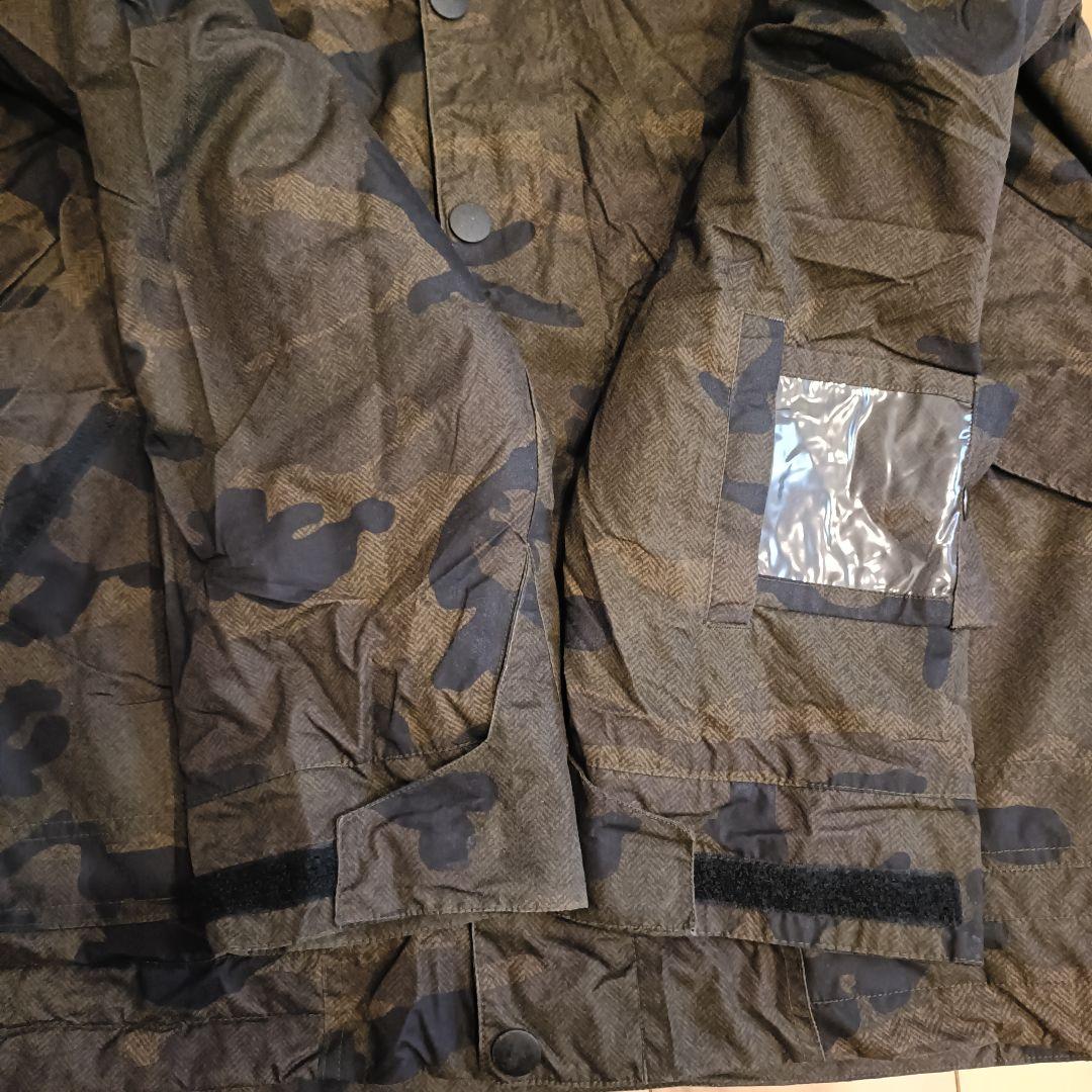 Burton 迷彩柄 スノーボードウェア Lサイズ上下セット