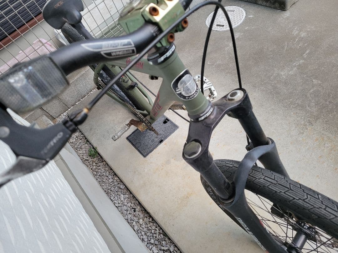 DMR マウンテンバイクオリーブグリーン修理必要箇所あり