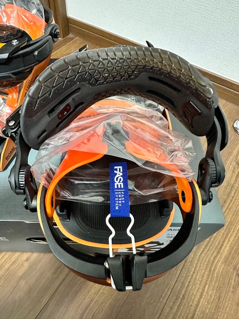 新品 ROME KATANA AW FASE25〜26 M/L サイズ　オレンジ