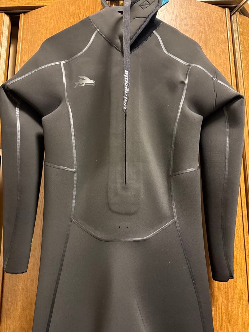 パタゴニアのウェットスーツフルスーツ　長袖・長ズボン