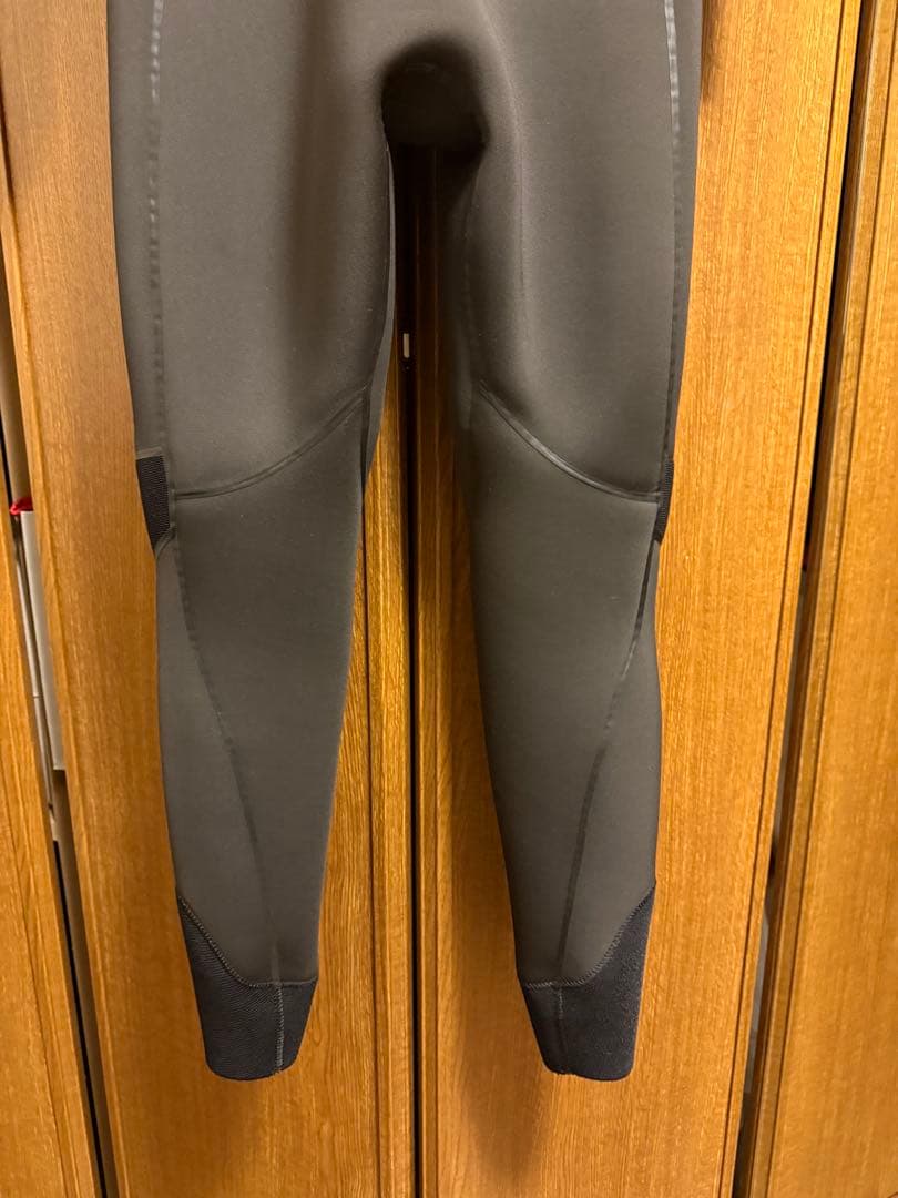 パタゴニアのウェットスーツフルスーツ　長袖・長ズボン