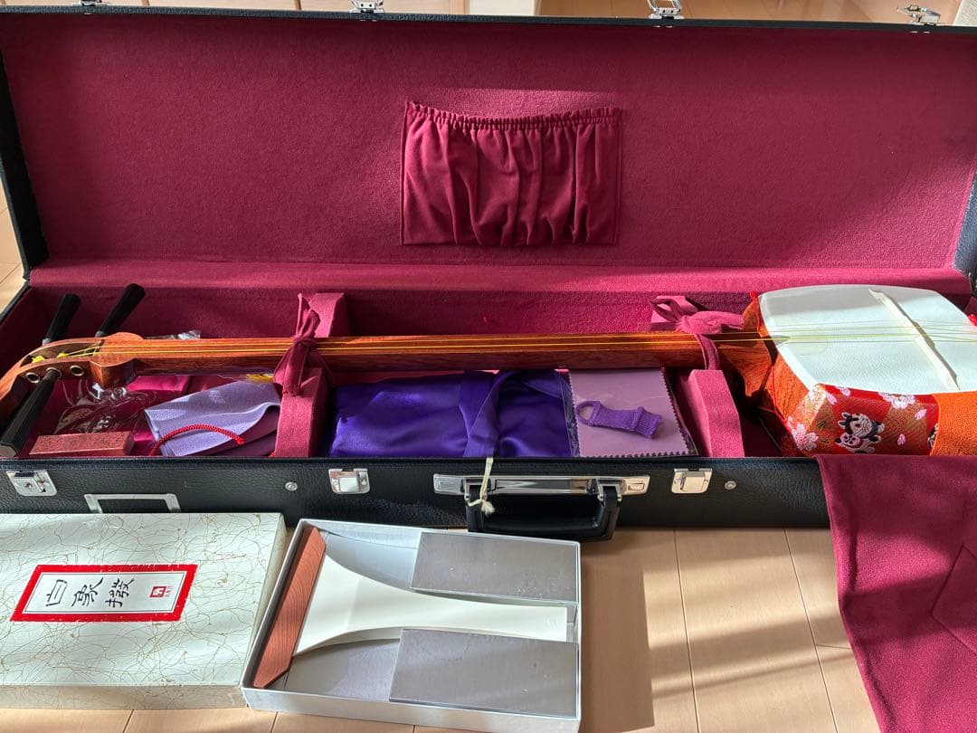 三味線本体 黒ケース付き　地唄