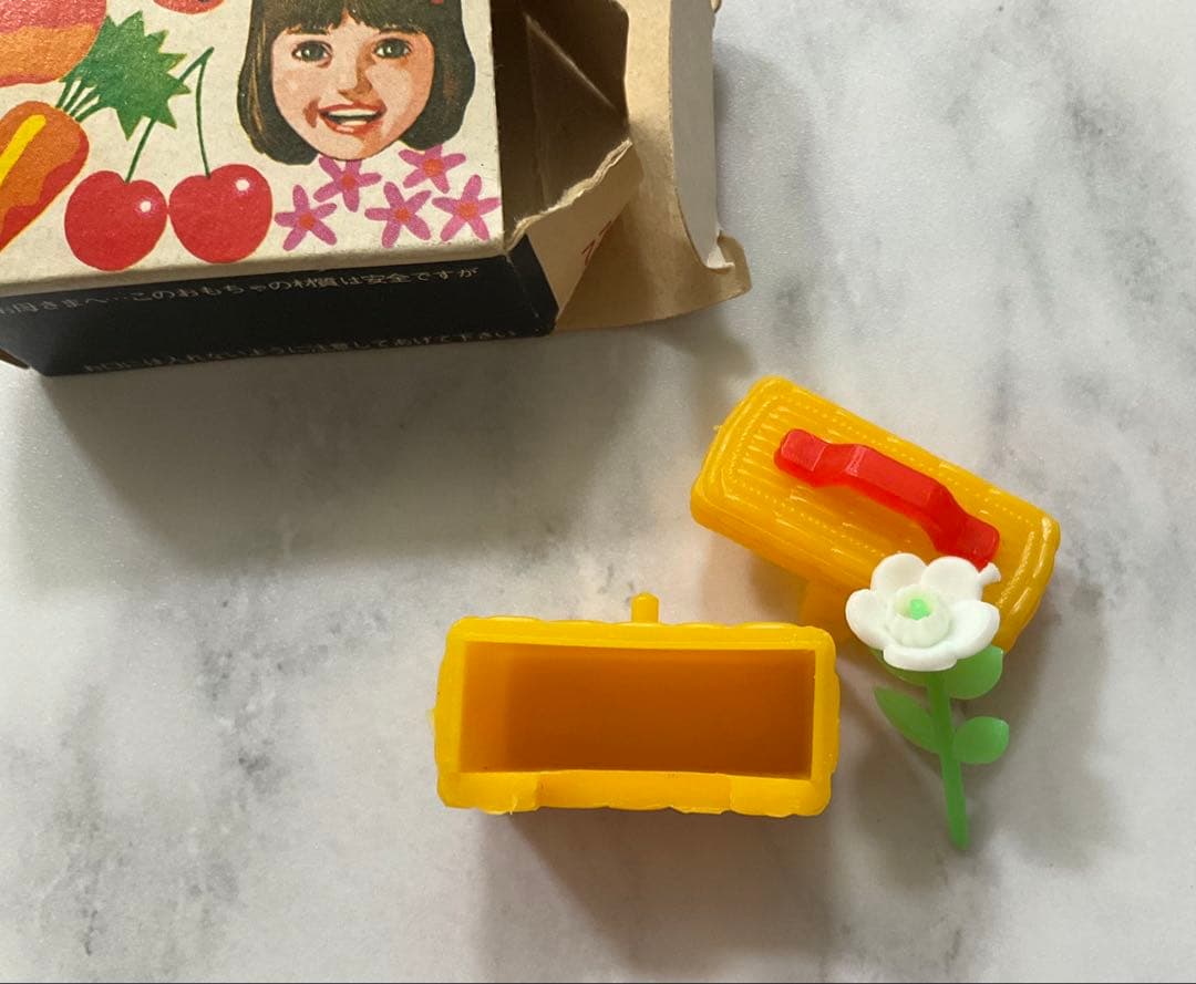 昭和レトロ　グリコ　おまけ　箱つき　未使用　お花の入ったバスケット