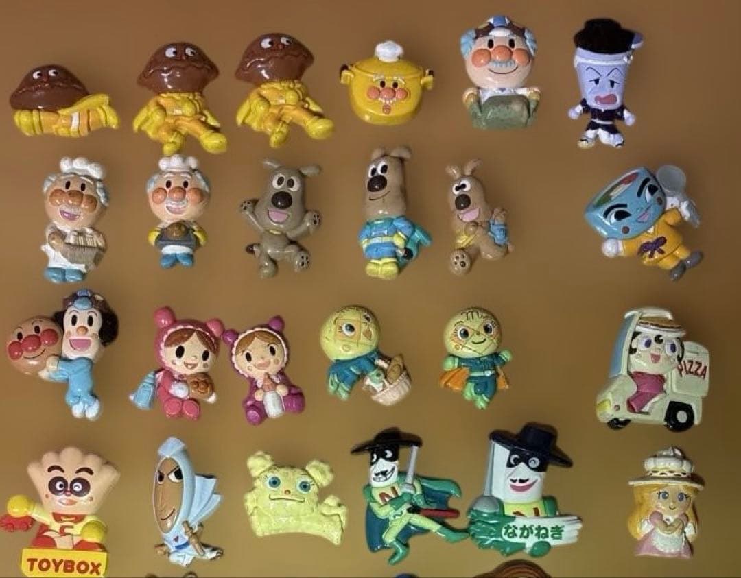 【週末限定値下げ】アンパンマン くっつくんです　75個マグネット　まとめ売り