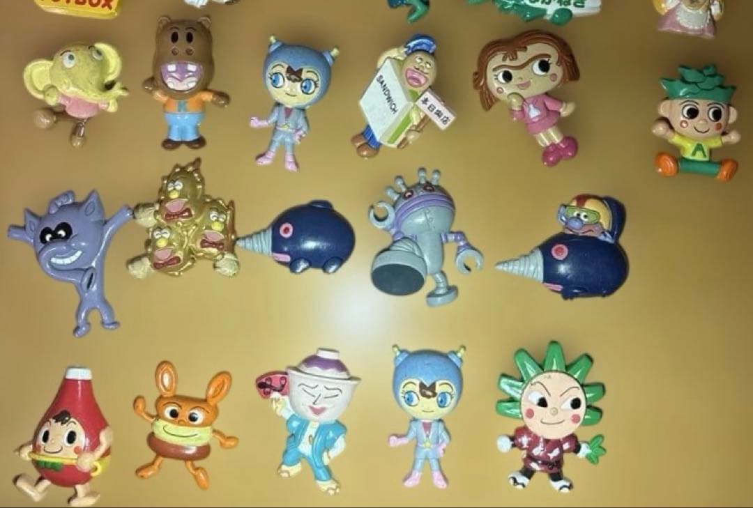 【週末限定値下げ】アンパンマン くっつくんです　75個マグネット　まとめ売り