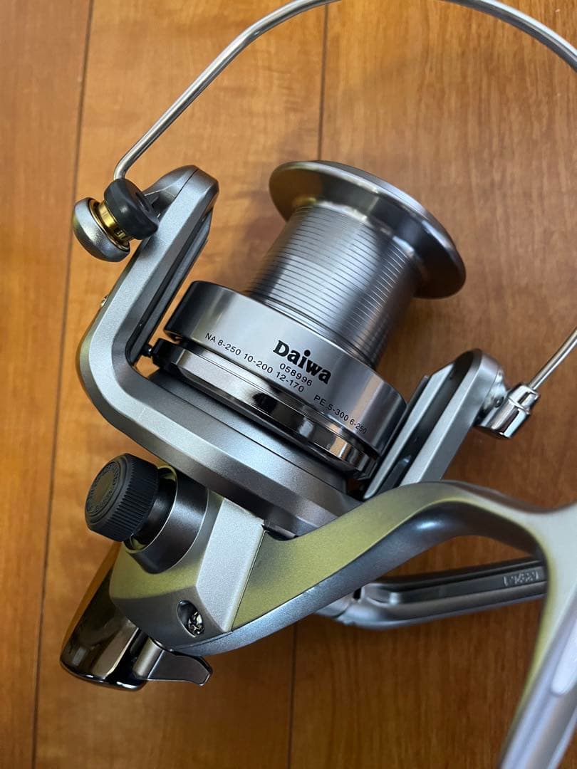 未使用品 Daiwa パワーサーフQD 5500 ダイワ スピニングリール