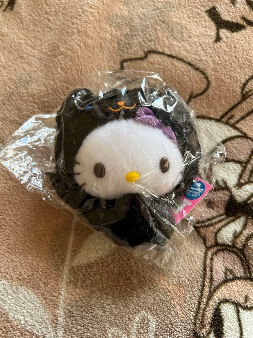 ハローキティ 黒猫　ぬいぐるみマスコット