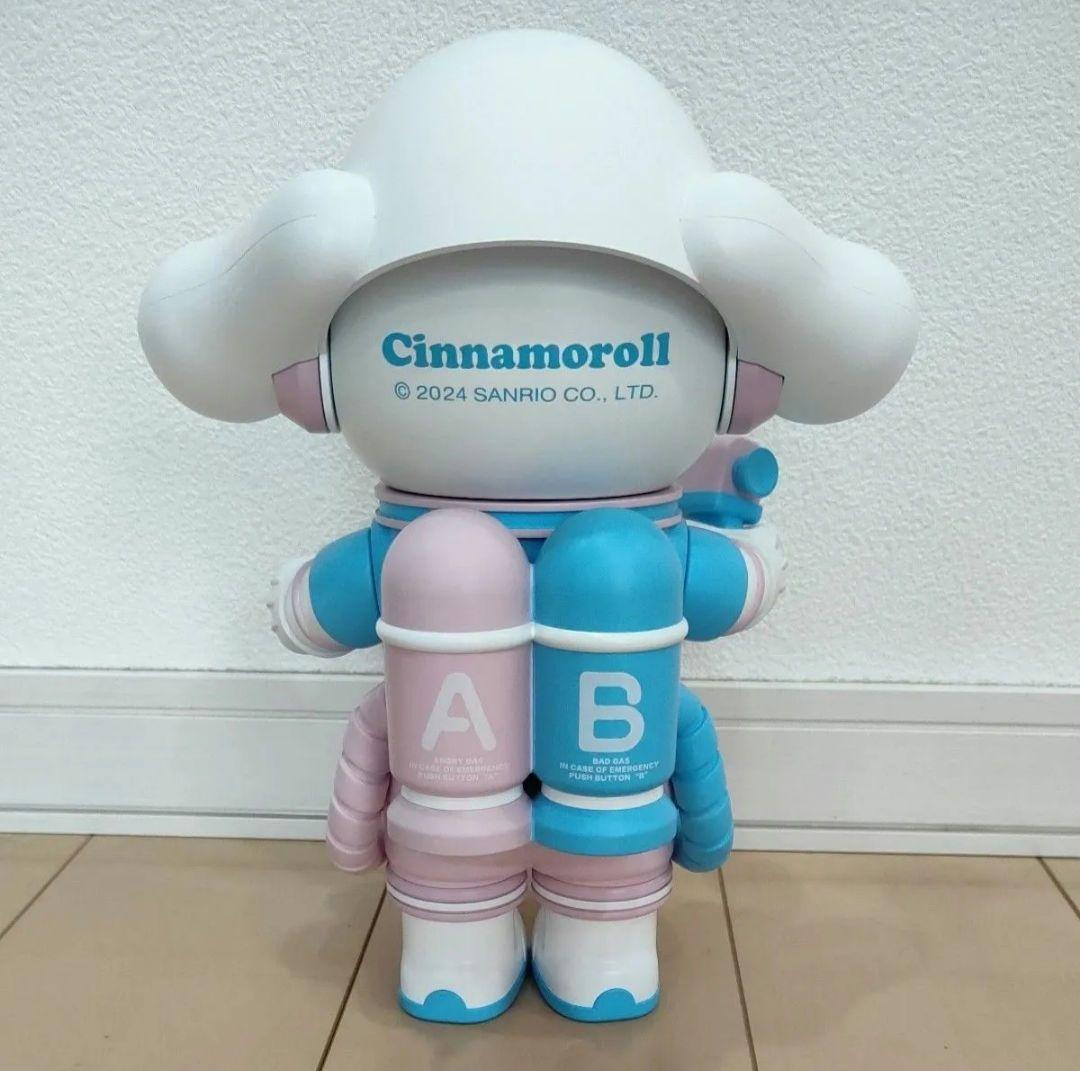 ポップマート　megaコレクション400% space molly シナモロール