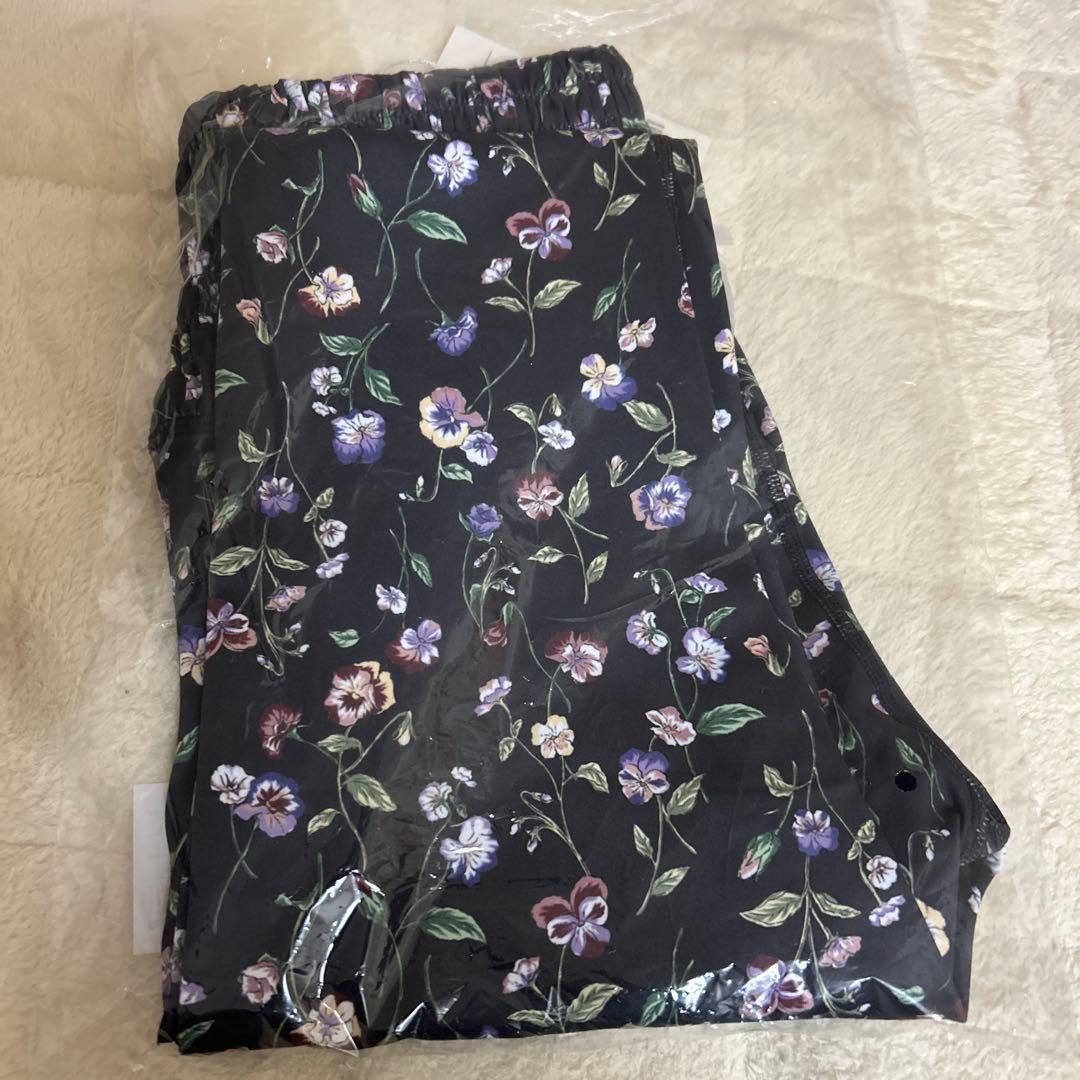 お値下げSUKALA スプリングフラワーシャーリングレギンス パンジー Sサイズ