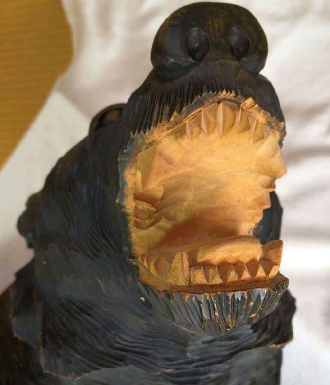 ひ*)様 【送料込み】特大 木彫り熊 熊の彫刻 木製 置物