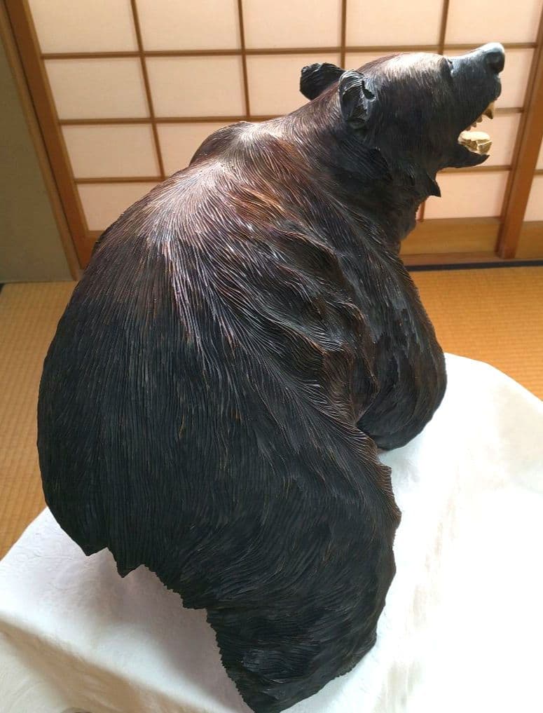 ひ*)様 【送料込み】特大 木彫り熊 熊の彫刻 木製 置物