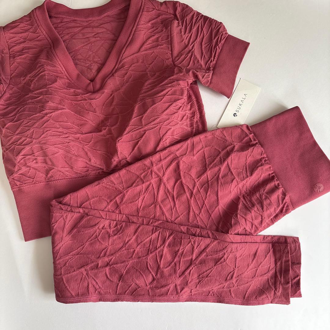 定価21600円　スカーラ　ホットヨガ　ピラティス　上下セット　セットアップ