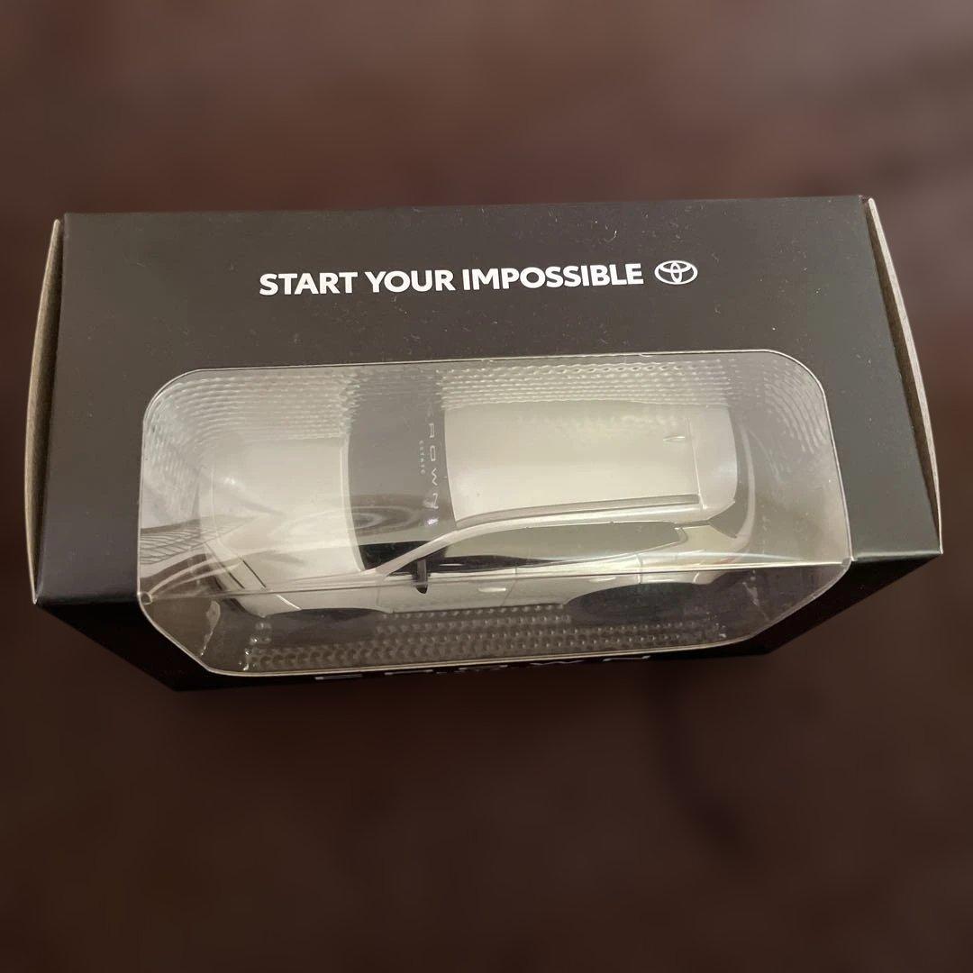 トヨタ CROWN ESTATE ミニカー ホワイト