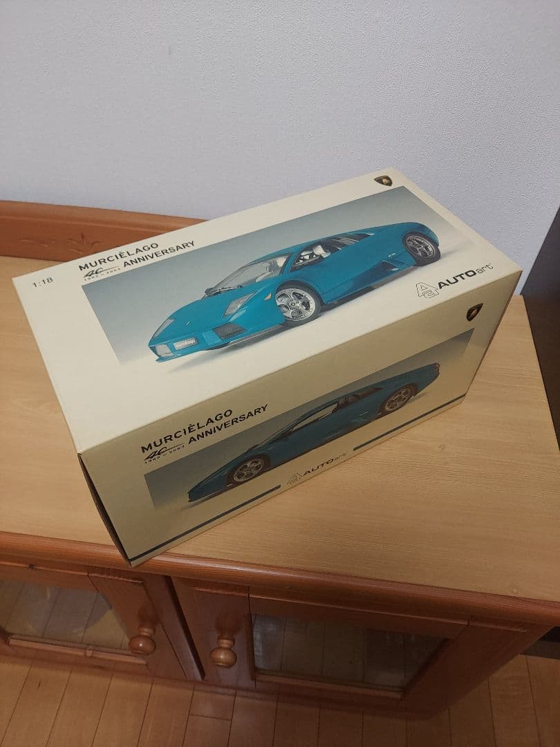 AUTOart 1/18ランボルギーニムルシエラゴ40周年2000台限定モデル