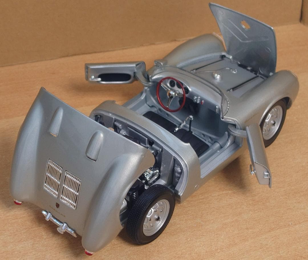 1/18 ポルシェ550A スパイダー 1955 シルバー Porsche
