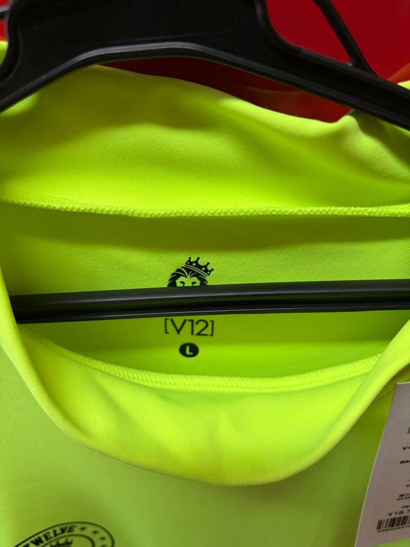 【未使用・タグ付】V12 ゴルフ モックネック イエロー Lサイズ