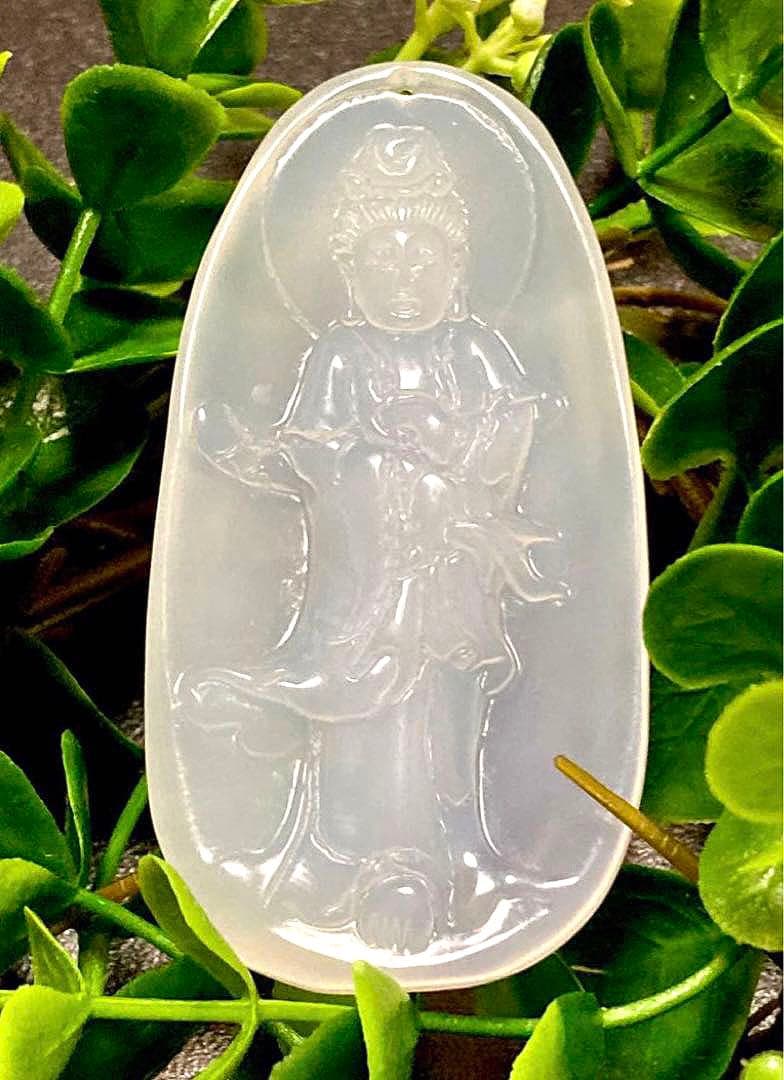 夢幻品質　秘蔵放出　神の力を授かった伝説の秘宝　古代天然白瑪瑙の観音神玉珮