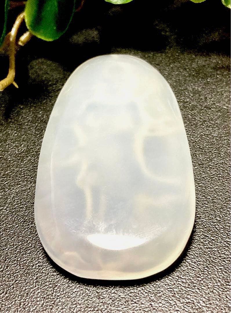夢幻品質　秘蔵放出　神の力を授かった伝説の秘宝　古代天然白瑪瑙の観音神玉珮