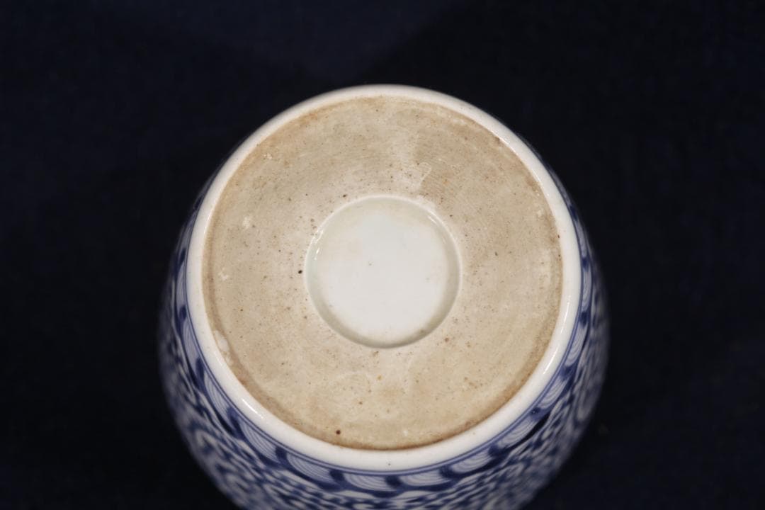 102　古伊万里染付大振太蛸唐草図蕎麦猪口　無傷美品　江戸中期