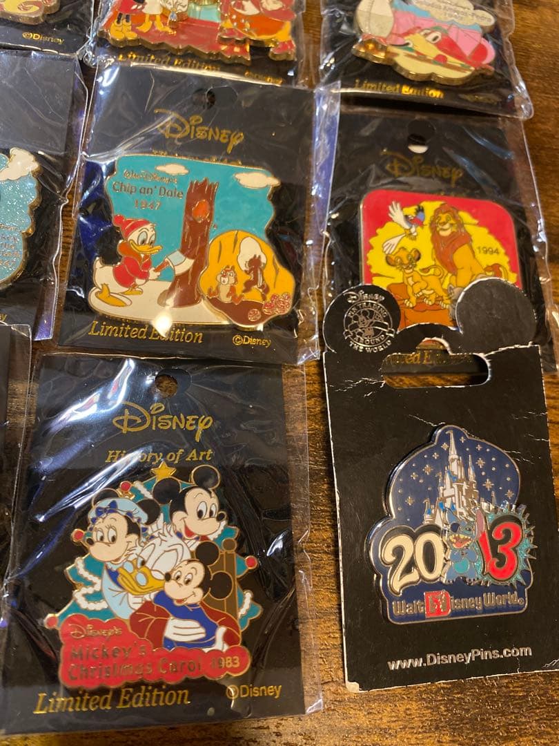 【レア】Disneyピンバッチ　コレクター向け　新品・台紙付き　16個セット♪