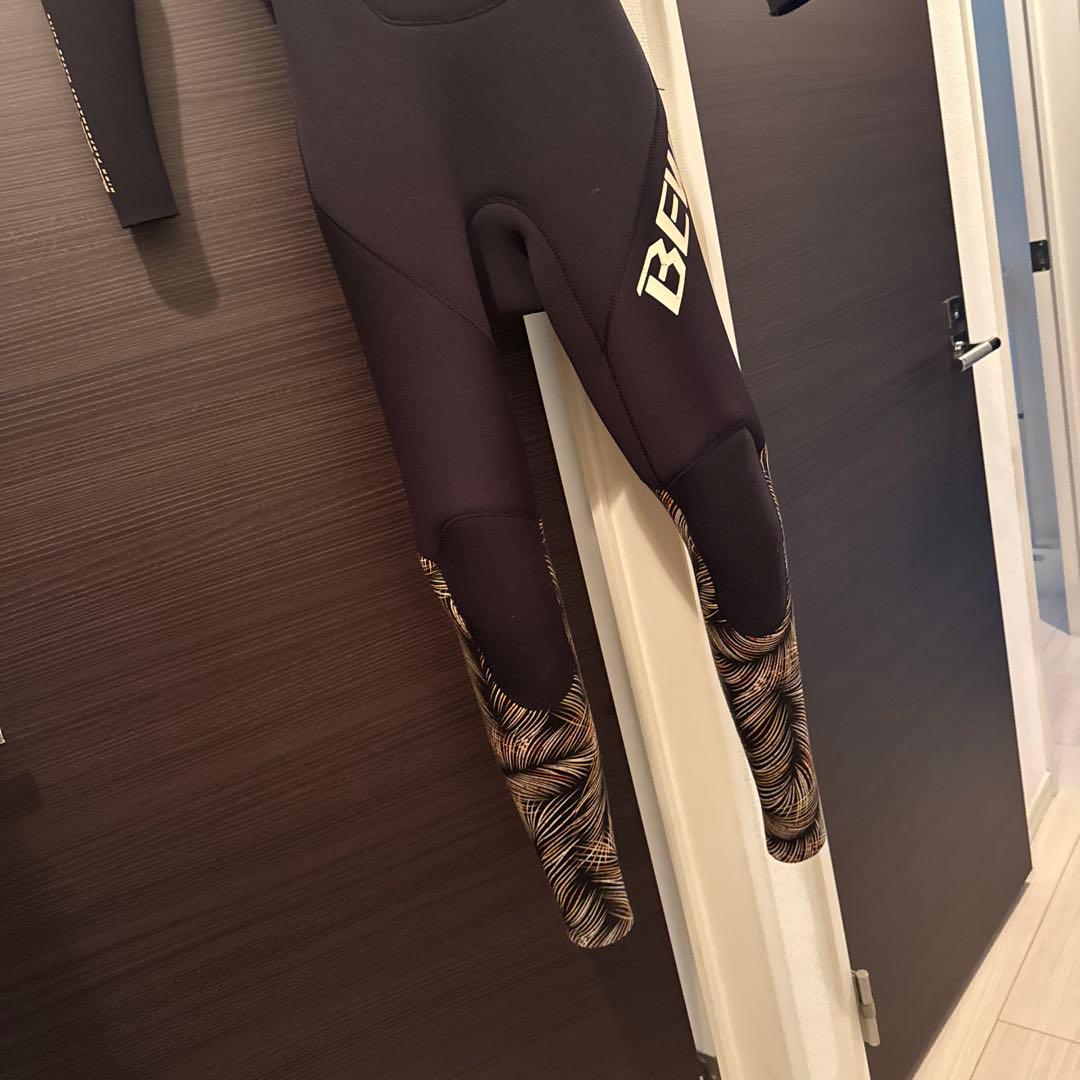 BEWET フルスーツ ブラック/ゴールド