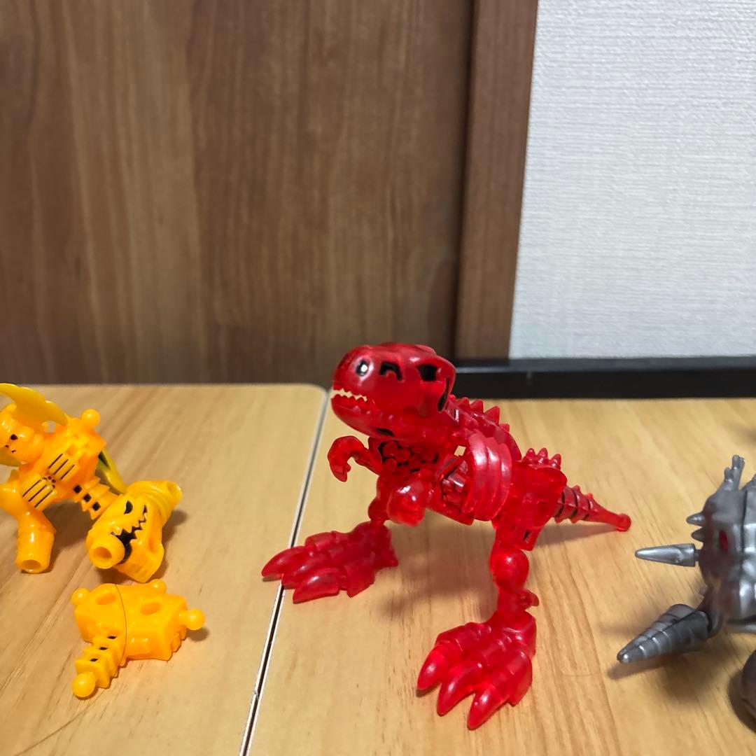 ほねほねザウルス