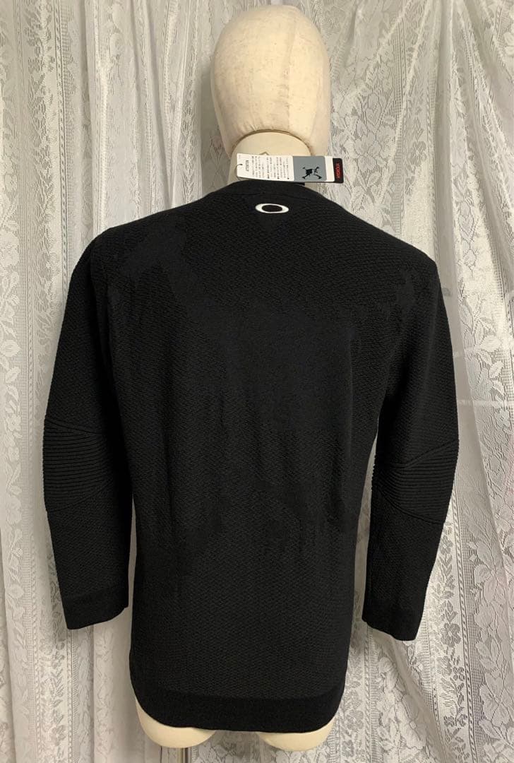 未使用！OAKLEY オークリー　GOLF 長袖　ストレッチニット　黒　Mサイズ