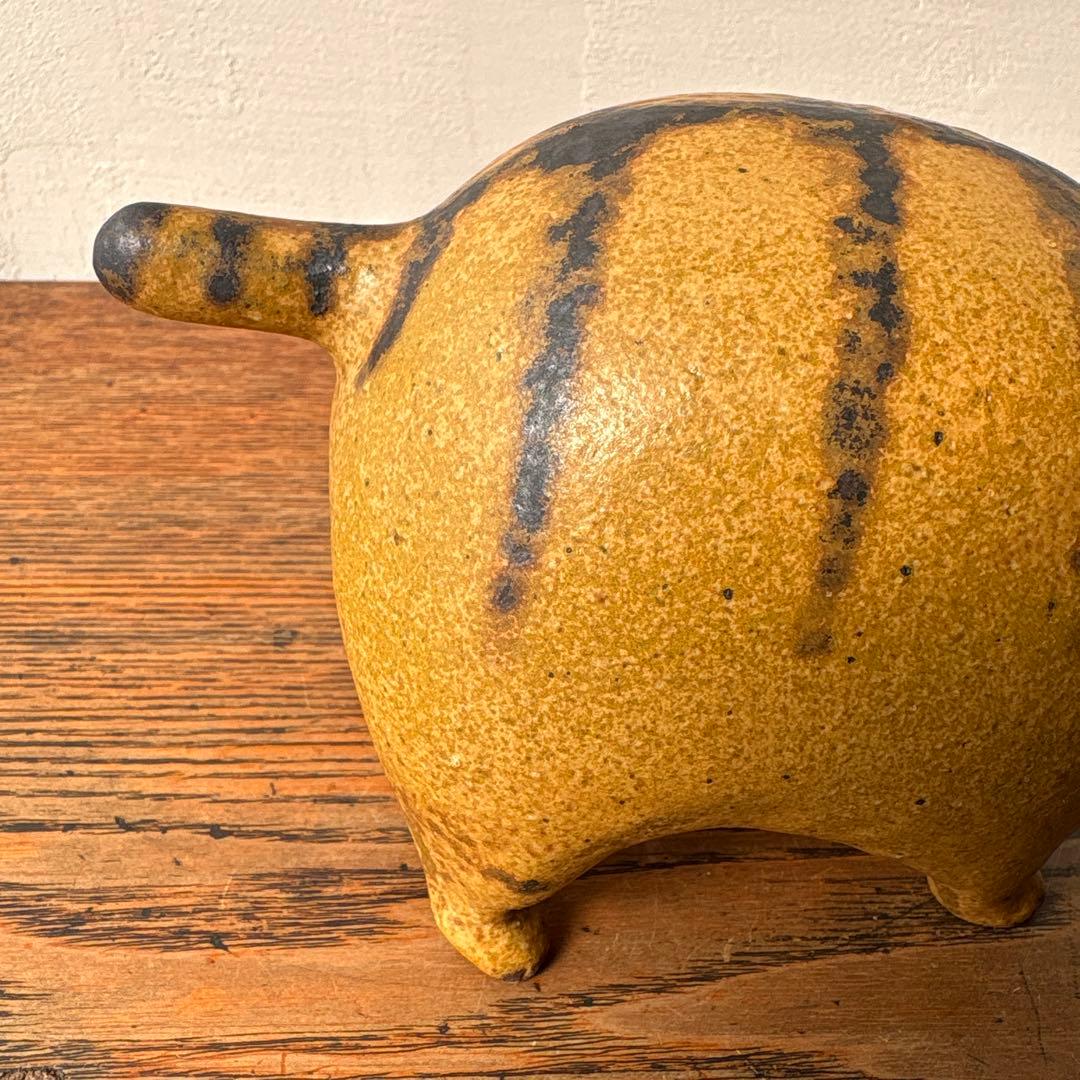 陶芸 太った茶色の虎猫 トラ猫 作家物 短尾 ぼんぼりシッポ 在銘