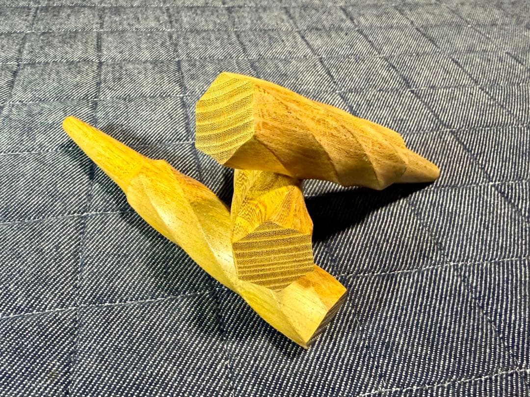 【特注】津軽三味線 糸巻き 本欅無垢一本造 （青森県産材） 糸巻