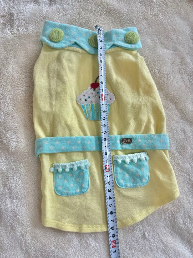 【Fifi&romeo】カップケーキ刺繍の犬服（イエロー×水色）