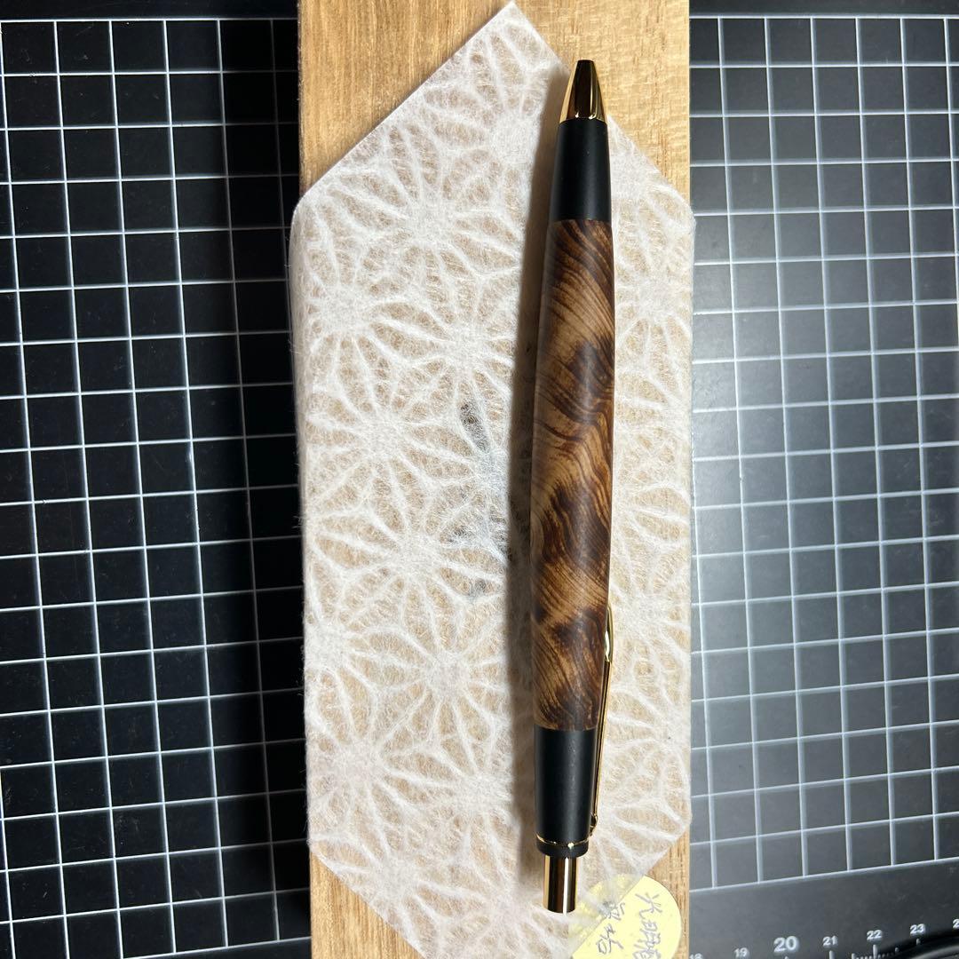 木のシャーペン