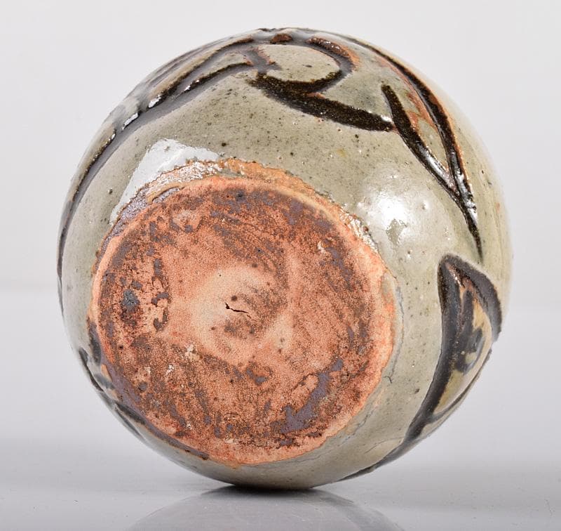 みき　琉球美術　壺屋焼　人間国宝　金城次郎作　 魚文　小壷　M　R3676