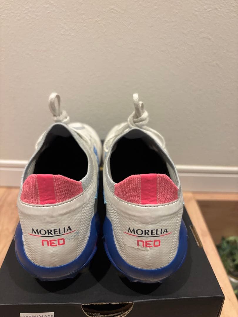 モレリアネオIV β JAPAN 25:スーパーホワイトパール×ターコイズ