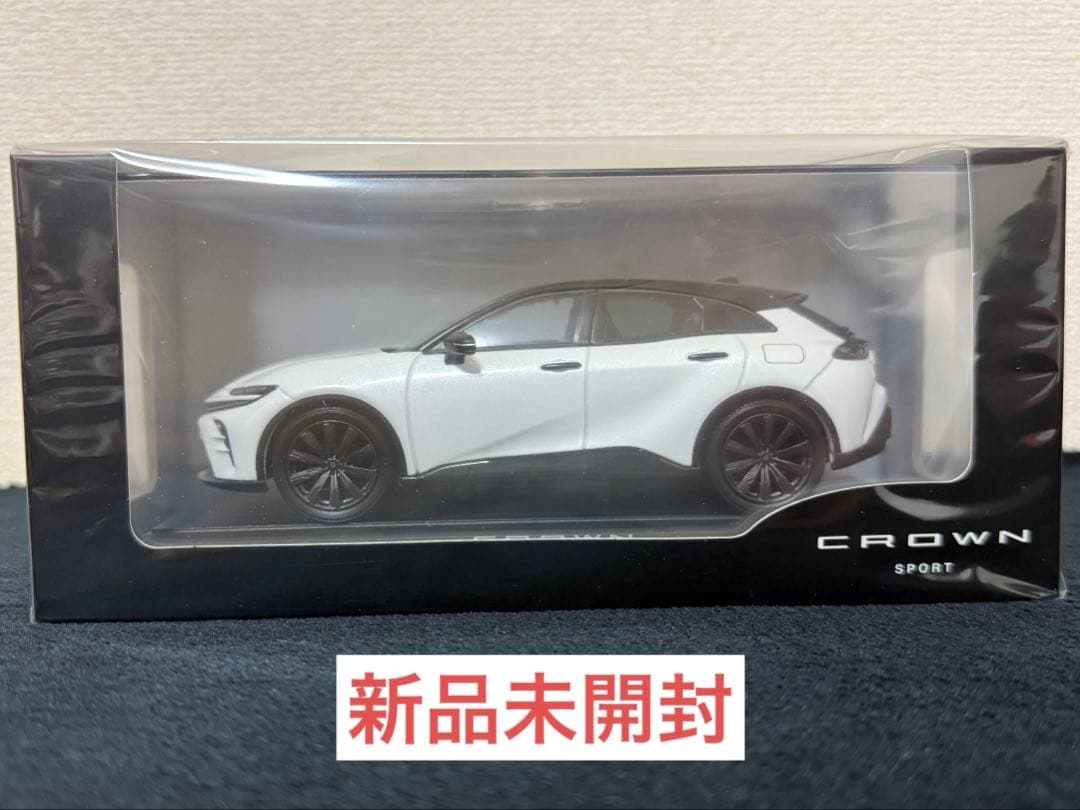 トヨタ 新型クラウンスポーツ2XW ミニカー 非売品