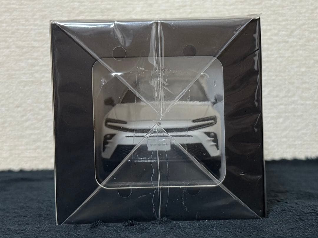 トヨタ 新型クラウンスポーツ2XW ミニカー 非売品