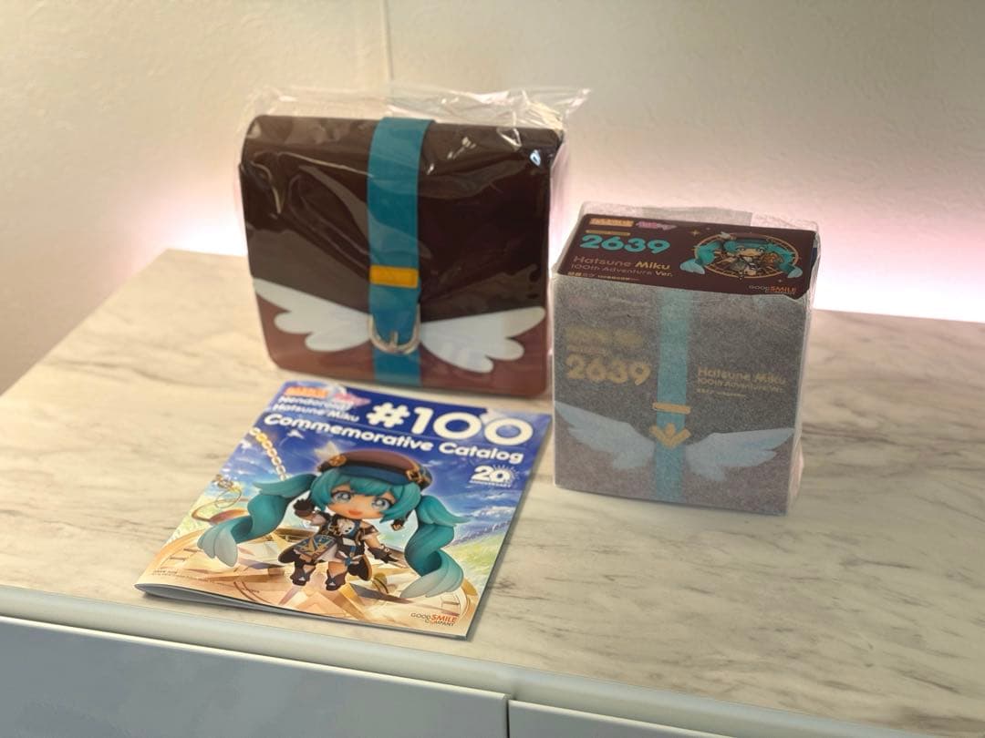 新品未開封　ねんどろいど 初音ミク 100番目の冒険Ver.特典付き ＋ポーチ