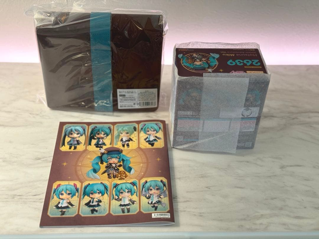 新品未開封　ねんどろいど 初音ミク 100番目の冒険Ver.特典付き ＋ポーチ