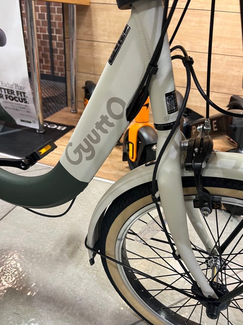 売り切り特別価格‼️ ほぼ新車❗️パナソニック　ギュットクルームR EX