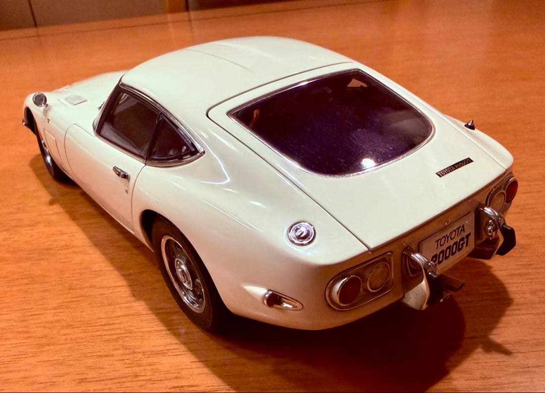 AUTOart製 トヨタ2000GT 1/18