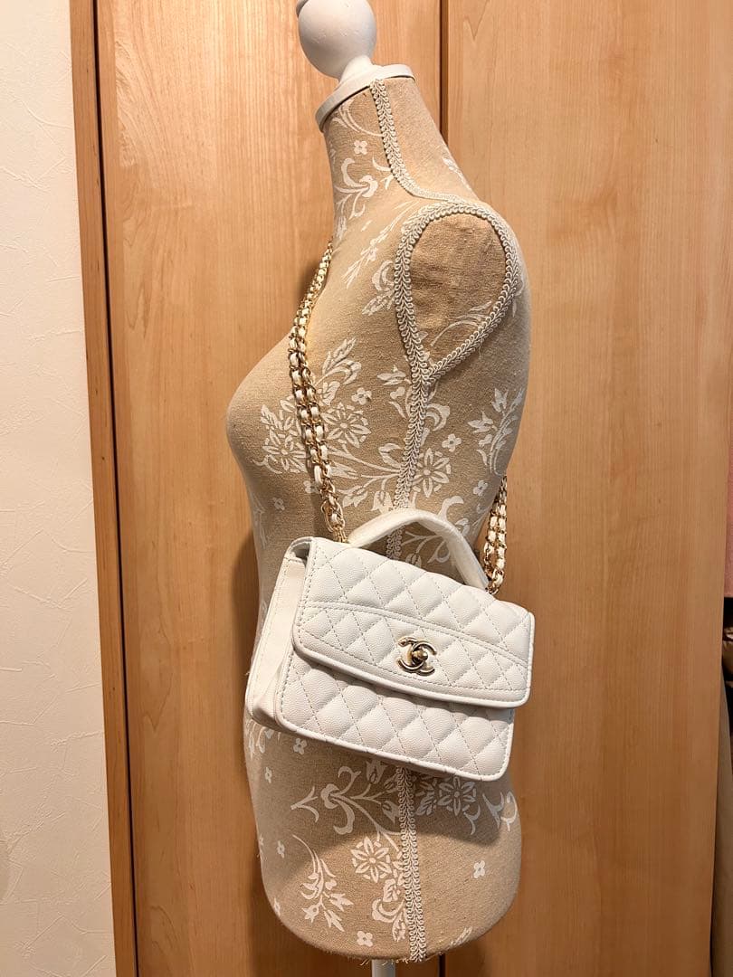 新品未使用✴︎CHANEL ノベルティ　白　ホワイト 3way キャビアスキン