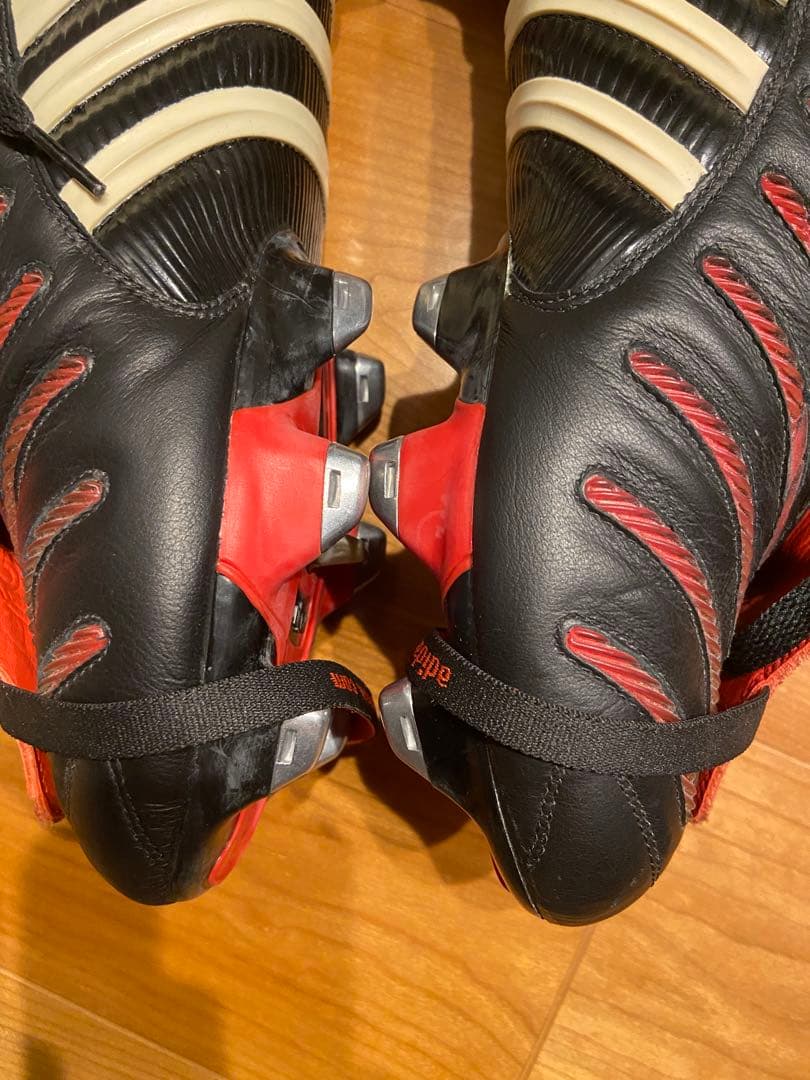 期間限定値下げ中『新品未使用』希少　アディダス　プレデターパルス