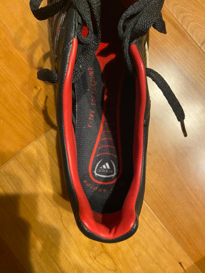 期間限定値下げ中『新品未使用』希少　アディダス　プレデターパルス