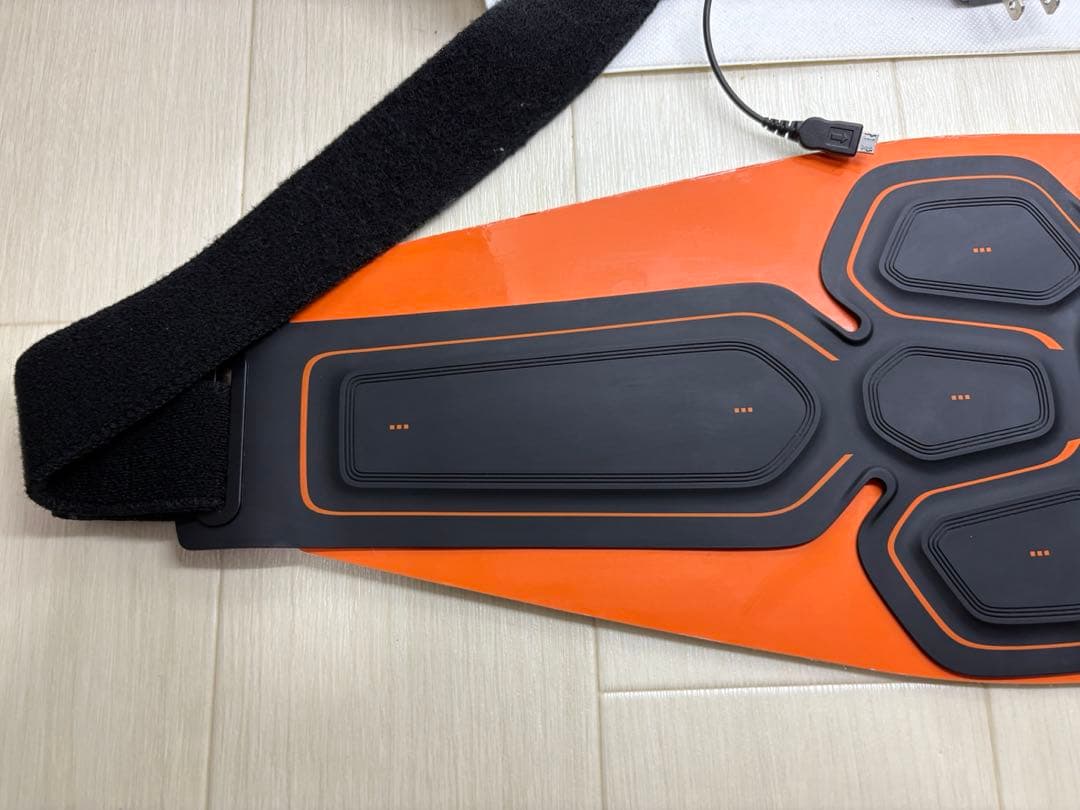 【美品】新品パッド付　シックスパッド　アブズベルト　S/M/L