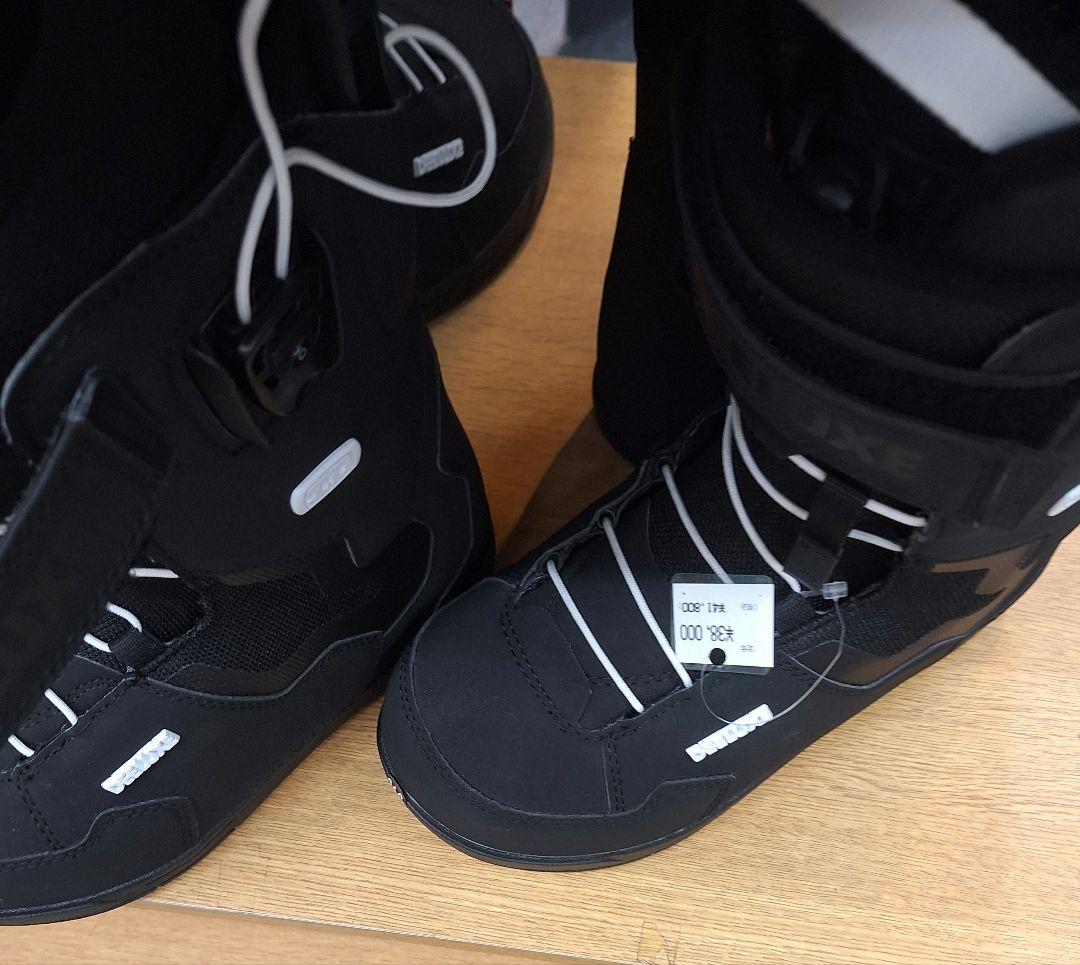 DEELUXE スノーボードブーツ 230サイズ ブラック 値下げします