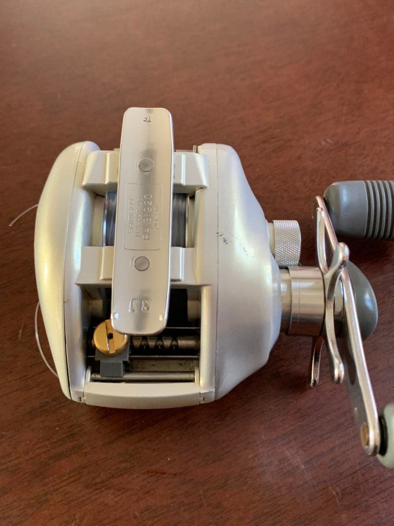 再々値下げ！　シマノ　SHIMANO クロナーク100 赤メタ