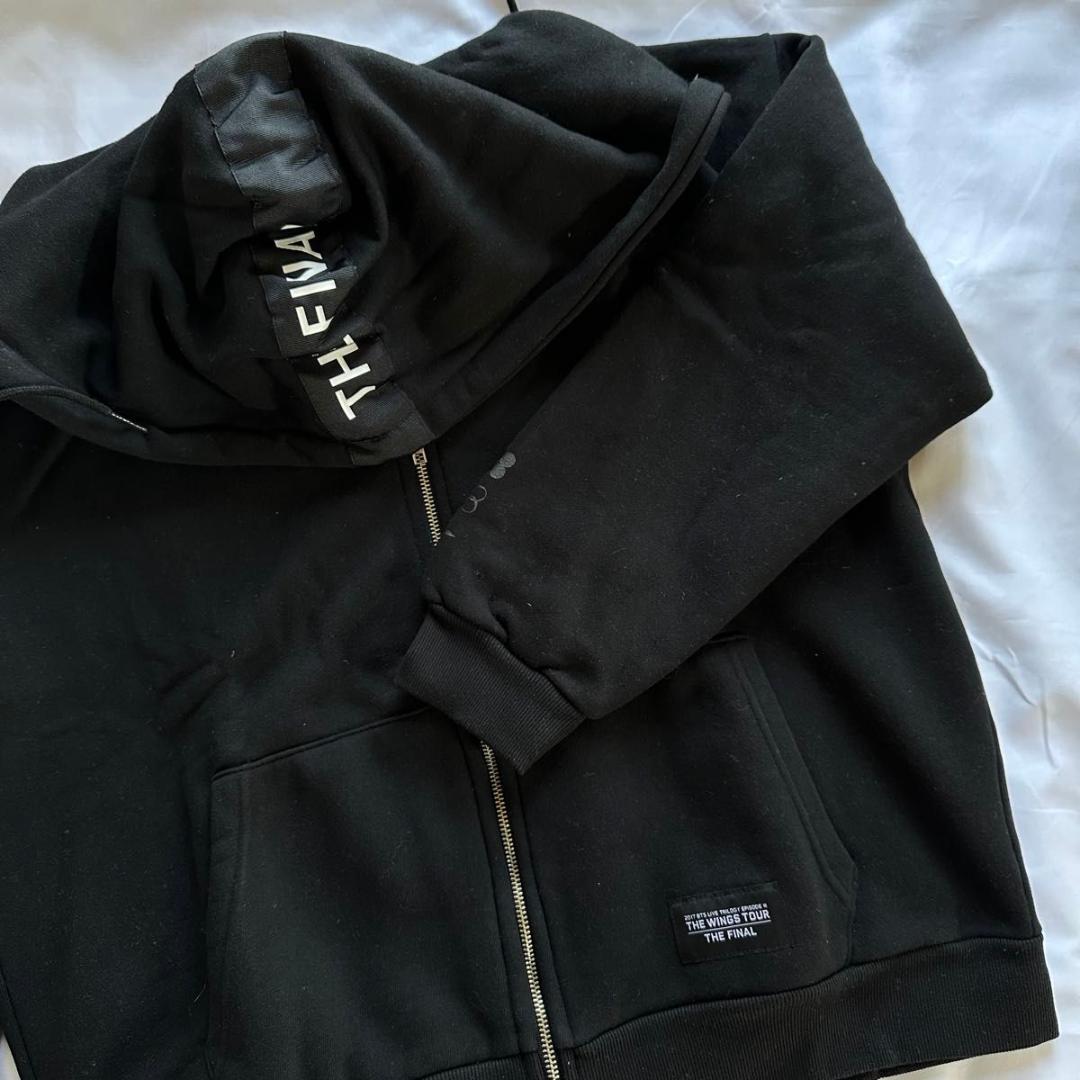 BTS 防弾少年団 WINGS THE FINAL フードパーカー